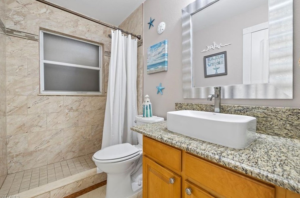 4104 Country Club Blvd, Cape Coral FL  33904-5232 exterior