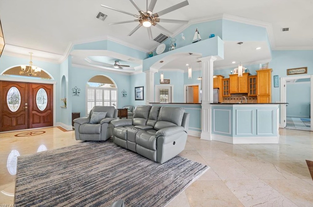 4104 Country Club Blvd, Cape Coral FL  33904-5232 exterior