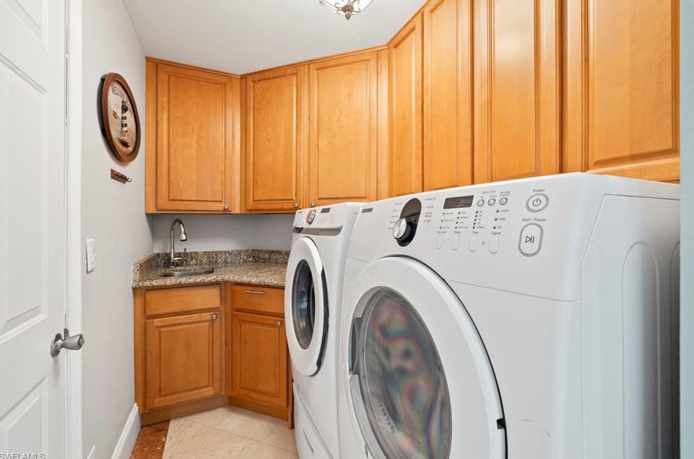 4104 Country Club Blvd, Cape Coral FL  33904-5232 exterior