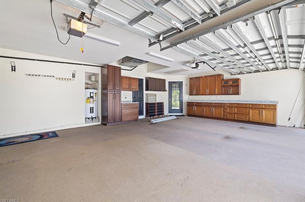 4104 Country Club Blvd, Cape Coral FL  33904-5232 exterior