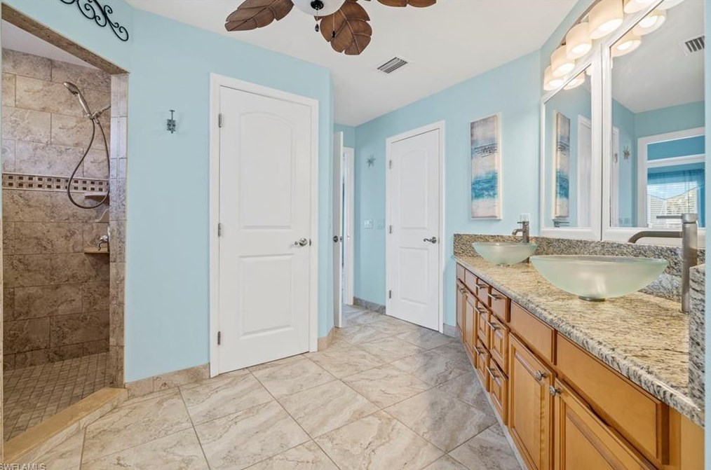 4104 Country Club Blvd, Cape Coral FL  33904-5232 exterior