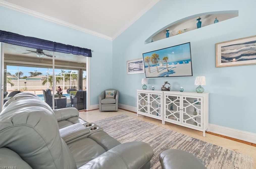 4104 Country Club Blvd, Cape Coral FL  33904-5232 exterior