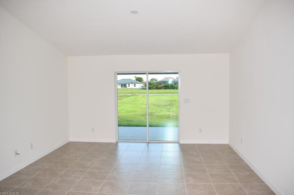 211 Nw 25th Pl, Cape Coral, FL 33993
