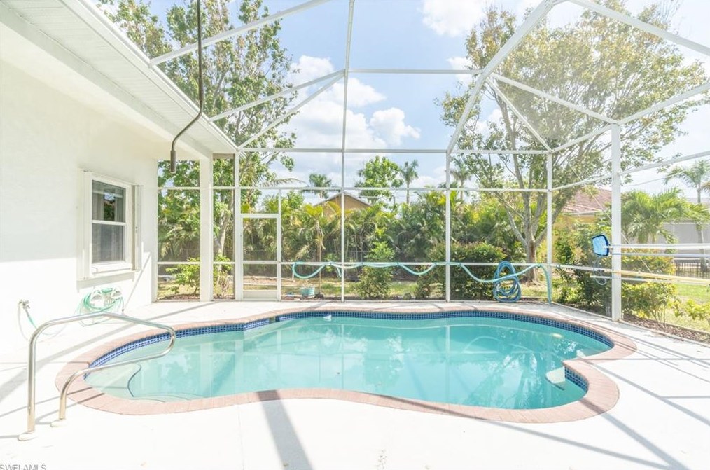2526 Miracle Pkwy, Cape Coral, FL 33914-3875