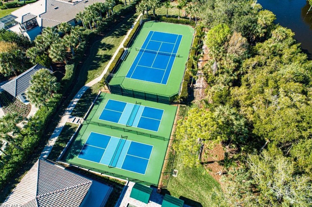 18141 Creekside View Dr, Fort Myers FL 33908-4752 exterior