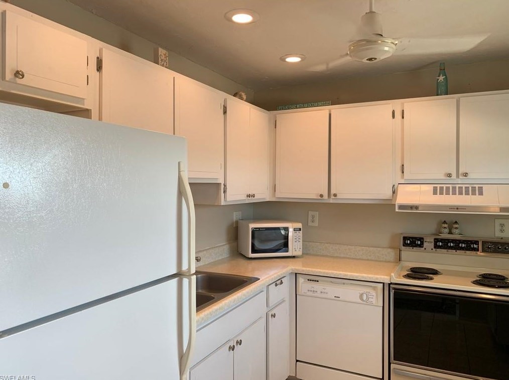 6220 Augusta Dr #404, Fort Myers, FL 33907