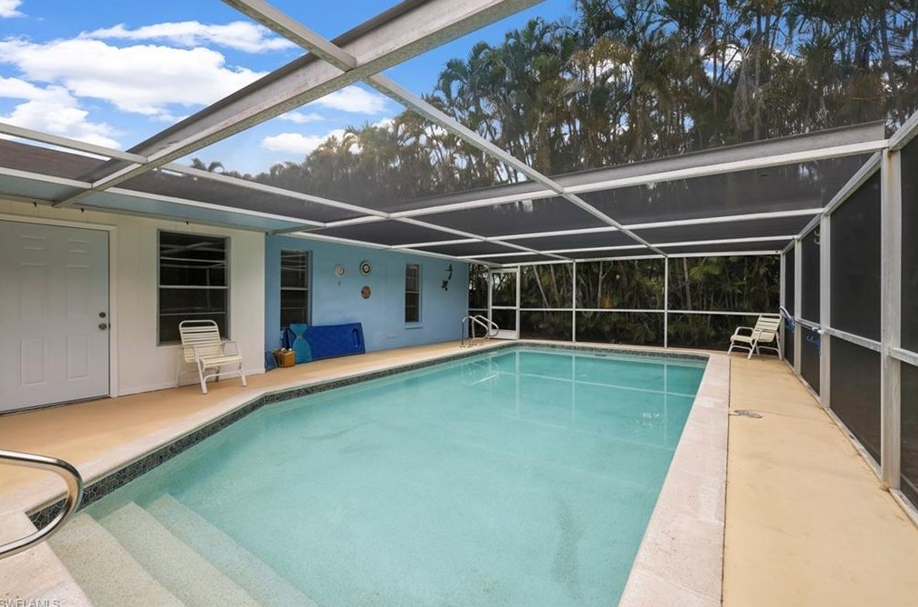 4688 Pembrooke Ln, Bonita Springs, FL 34134