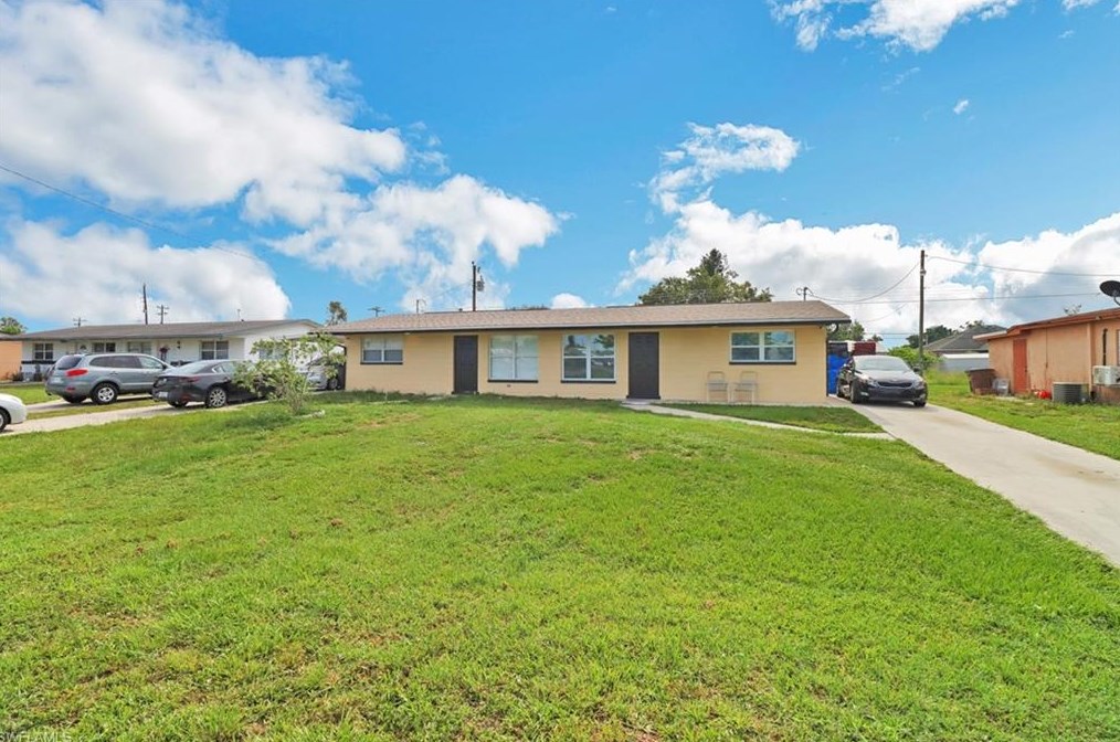22 Westminster St N, Lehigh Acres, FL 33936