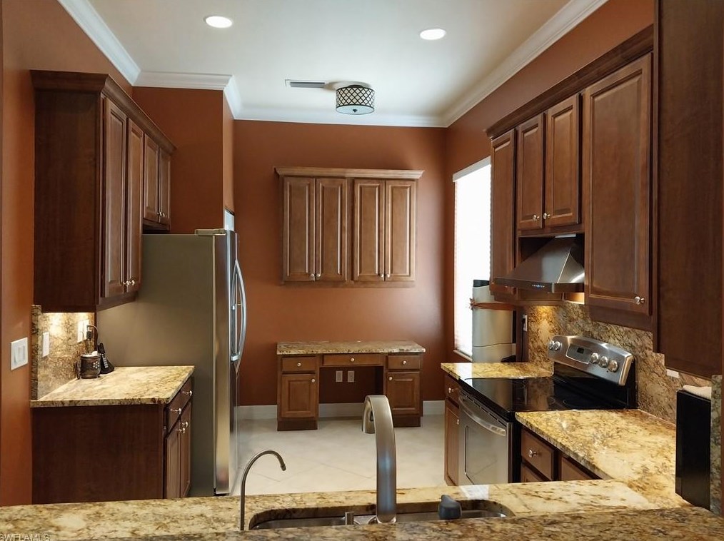 10484 Carolina Willow Dr, Fort Myers, FL 33913-8808