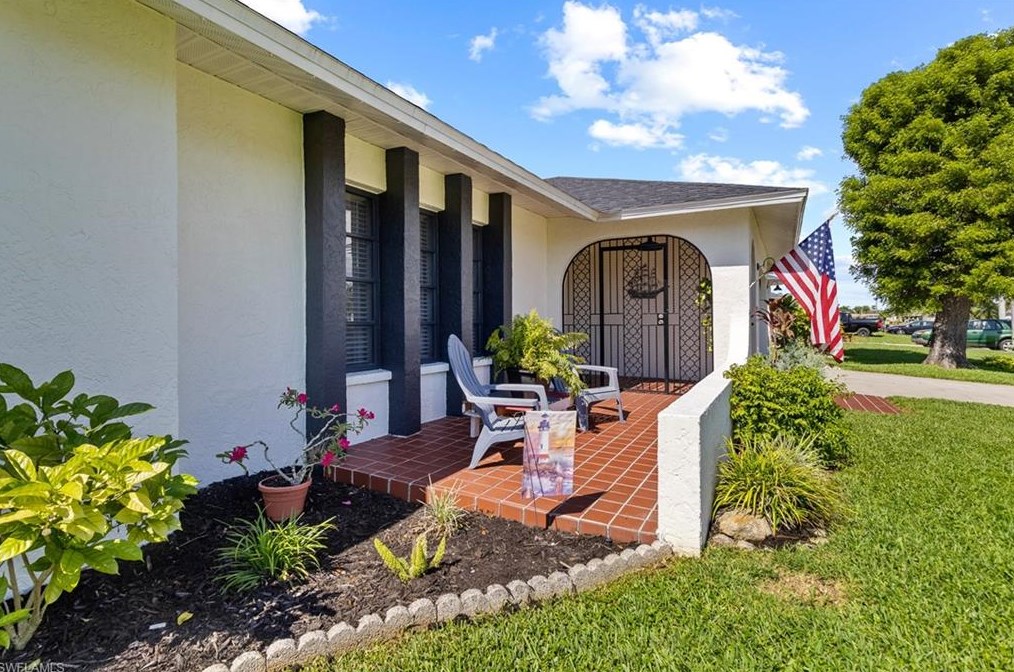 218 46th St, Cape Coral, FL 33904-8431