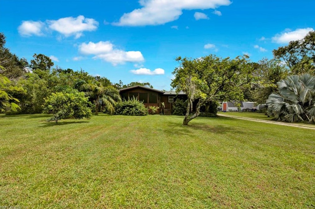 19250 Skipper Rd, Fort Myers, FL 33917-4816