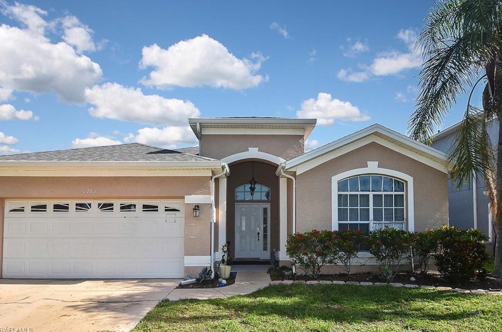 1781 Emerald Cove Cir, Cape Coral, FL 33991-3495