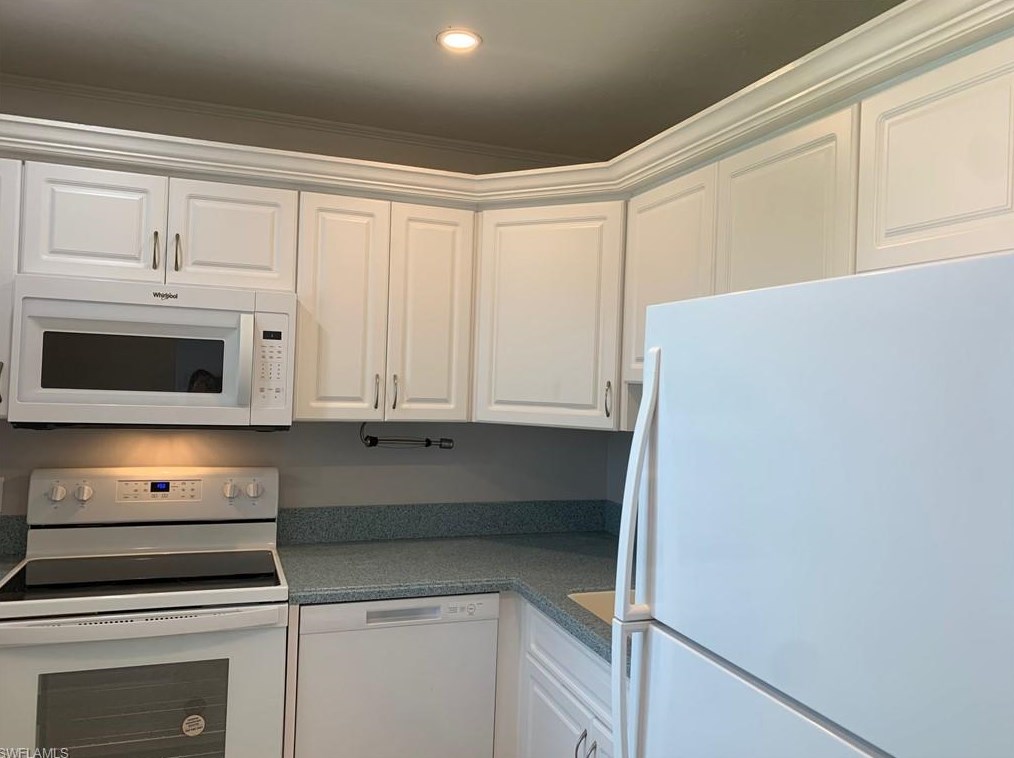 1724 Pine Valley Dr #320, Fort Myers, FL 33907