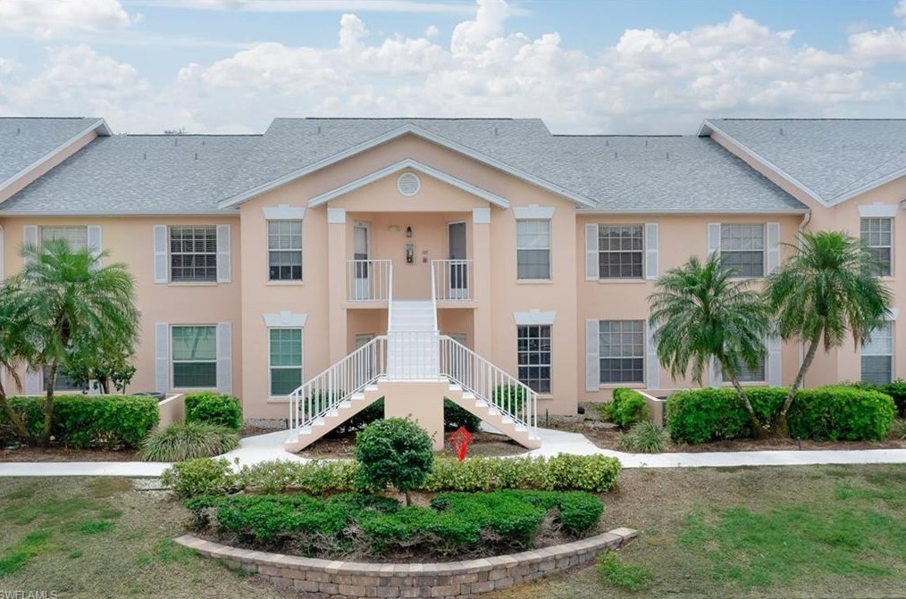 760 Wiggins Lake Dr #104, Naples, FL 34110