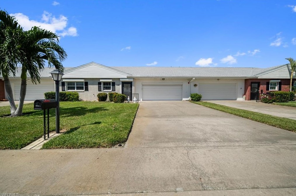 1513 Palm Woode Dr, Fort Myers, FL 33919-6720