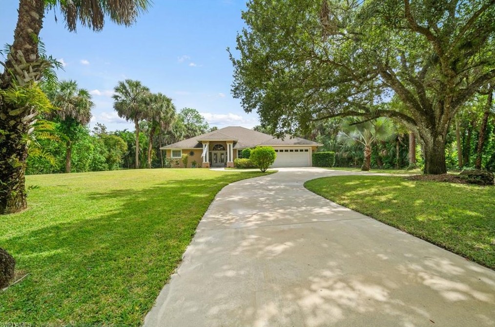 440 9th St Nw, Naples, FL 34120