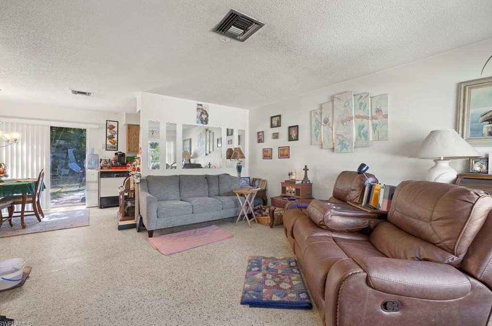 4550 Seminole St, Fort Myers, FL 33905-3018