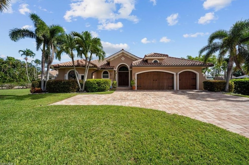 15401 River By Rd, Fort Myers, FL 33908-1711