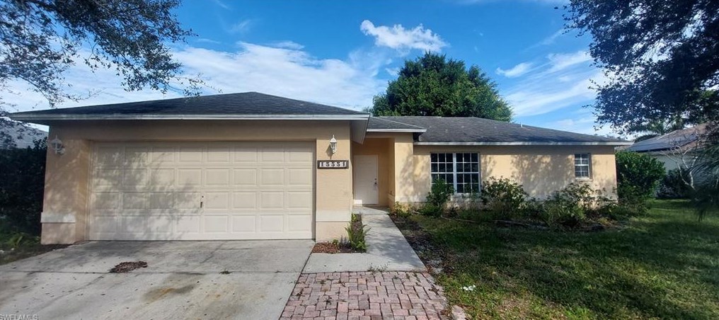 15551 Horseshoe Ln, Fort Myers, FL 33905