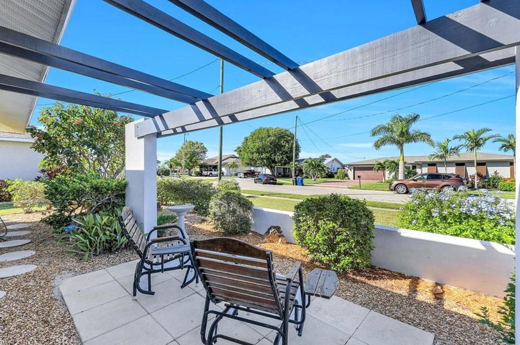 4556 Coral Cir, Fort Myers, FL 33903-4619