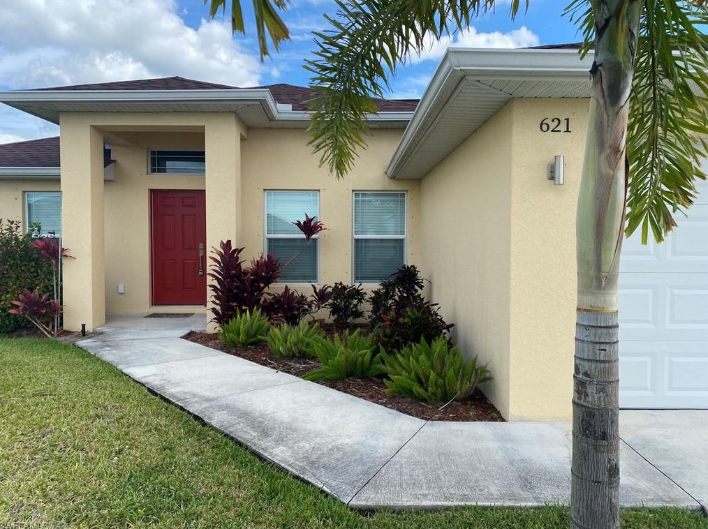 621 Nw 7th Pl, Cape Coral, FL 33909