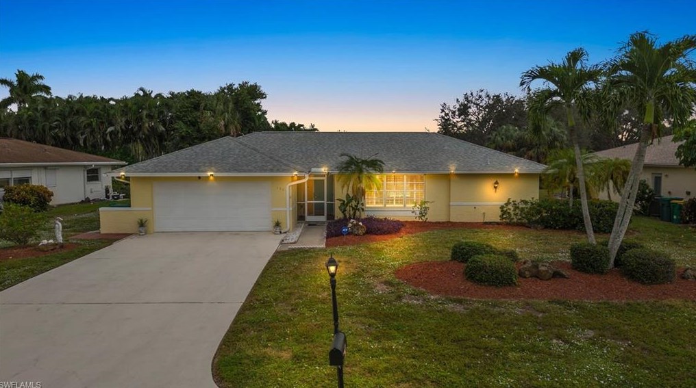 396 Bay Meadows Dr, Naples, FL 34113