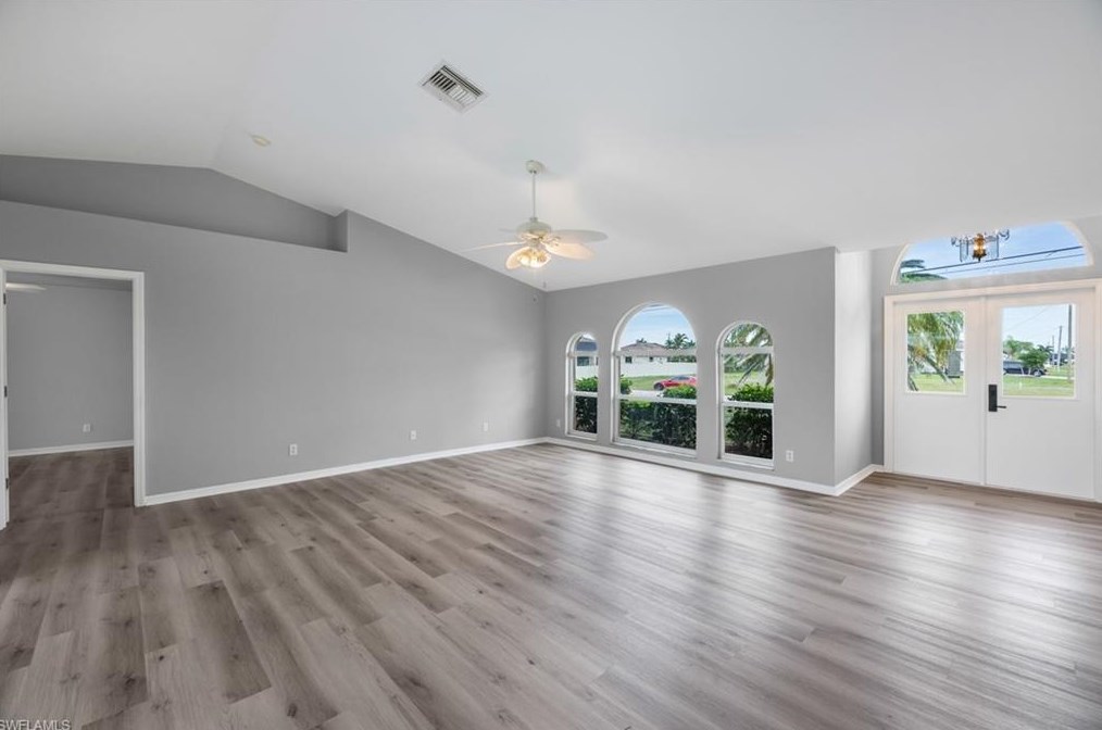2120 Ne 28th St, Cape Coral, FL 33914