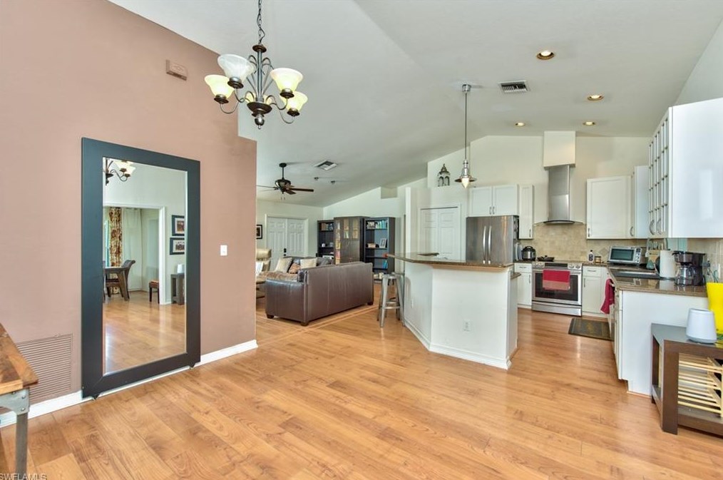 256 Johnnycake Dr, Naples, FL 34110