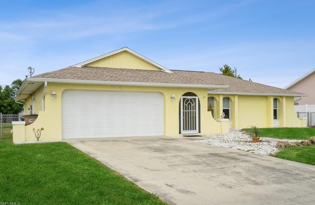 715 36th St, Cape Coral, FL 33904-4943