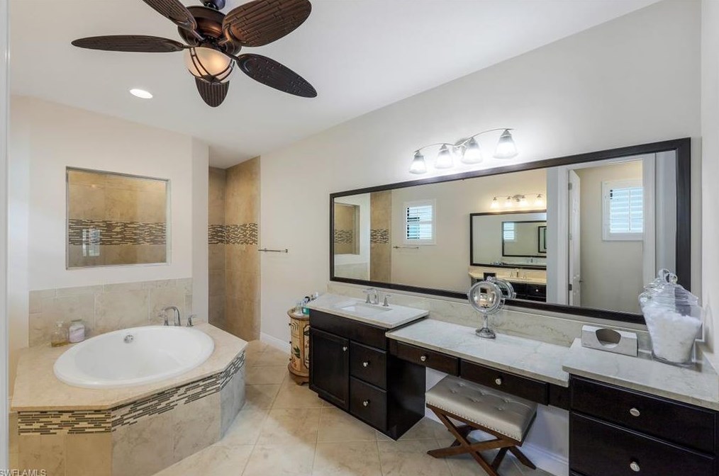 9973 Alhambra Ln, Bonita Springs FL  34135-0028 exterior