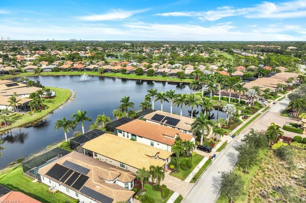 9973 Alhambra Ln, Bonita Springs FL  34135-0028 exterior