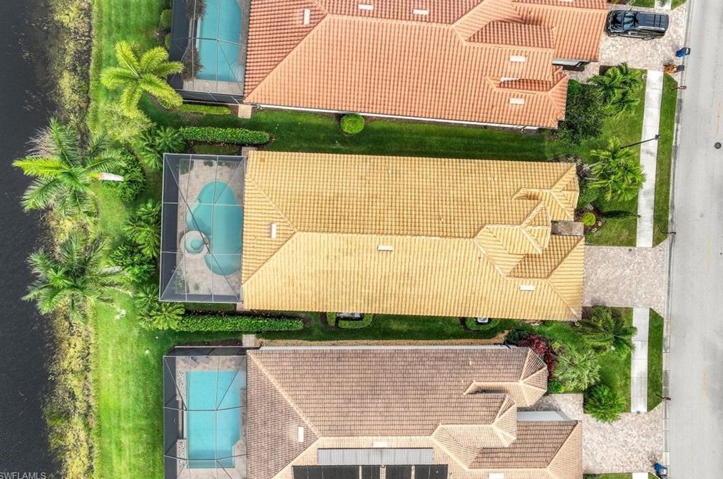 9973 Alhambra Ln, Bonita Springs FL  34135-0028 exterior