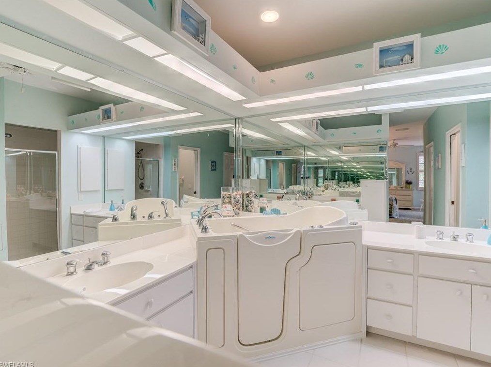 27114 Lost Lake Ln, Bonita Springs FL  34134-2634 exterior