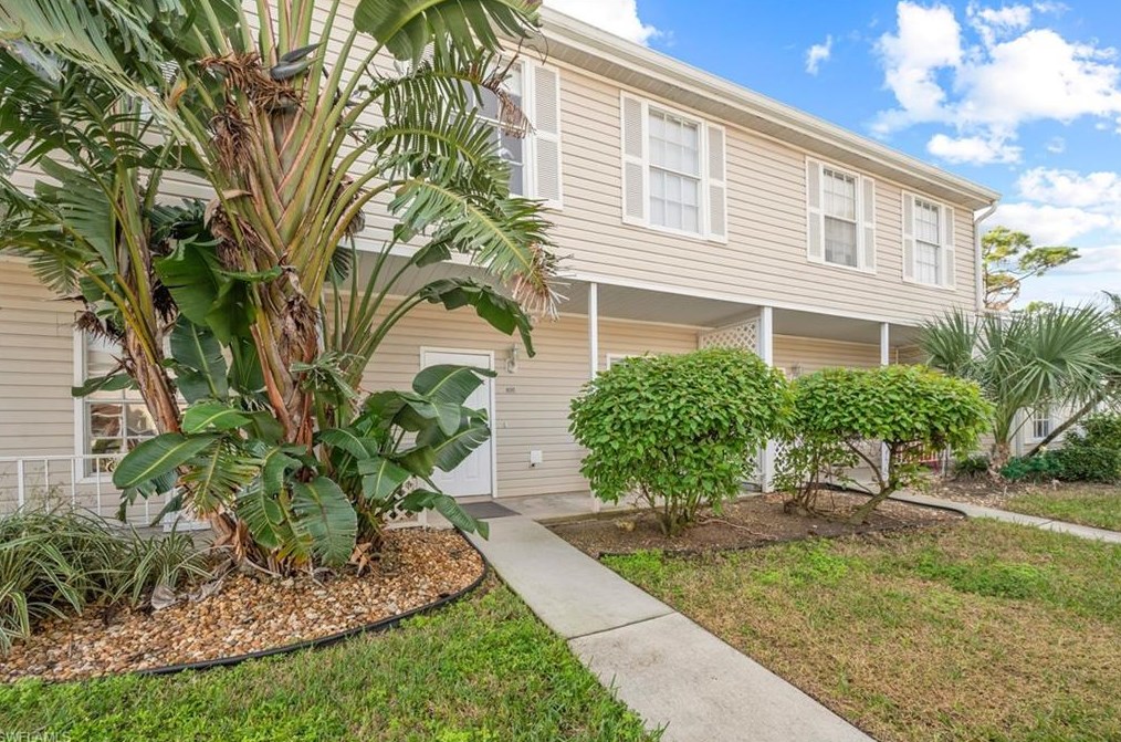 6095 Lake Front Dr, Fort Myers, FL 33908-4421