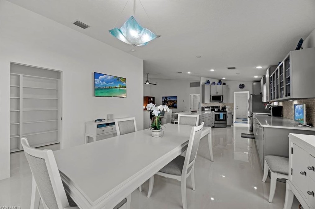 15387 Upwind Dr, Bonita Springs FL  34135-8588 exterior