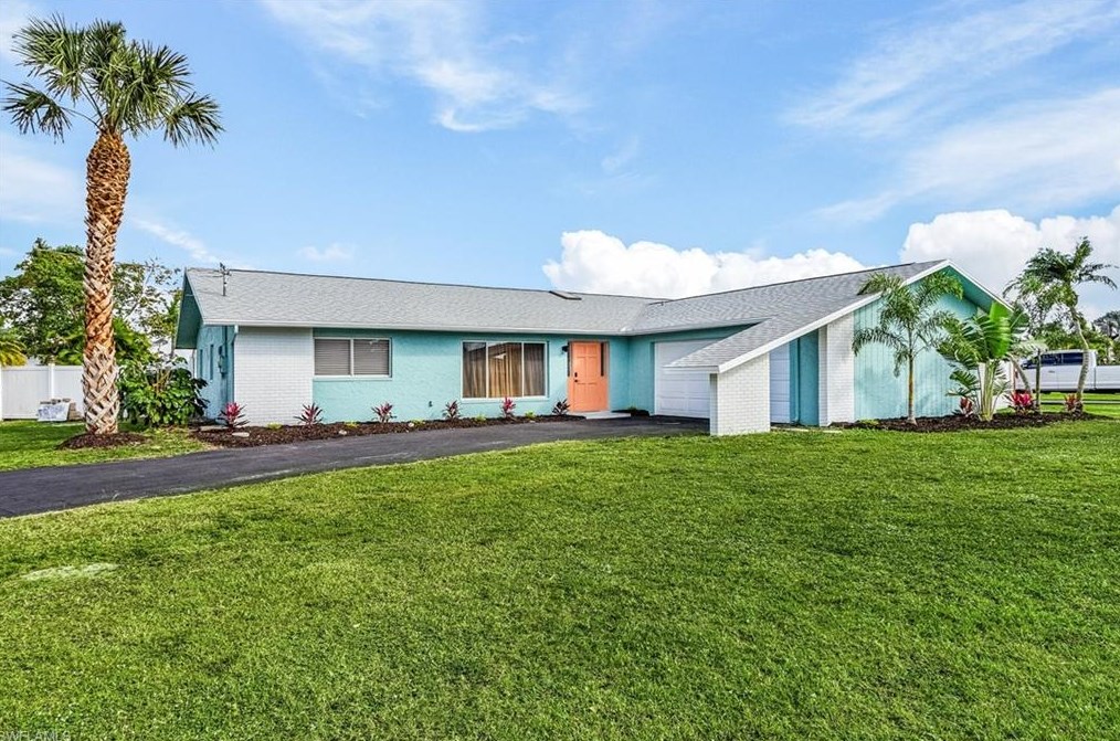 15699 Candle Dr, Fort Myers, FL 33908-1734