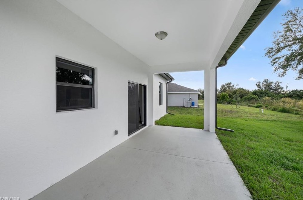 422 Progress Ave, Lehigh Acres FL 33974-0459 exterior