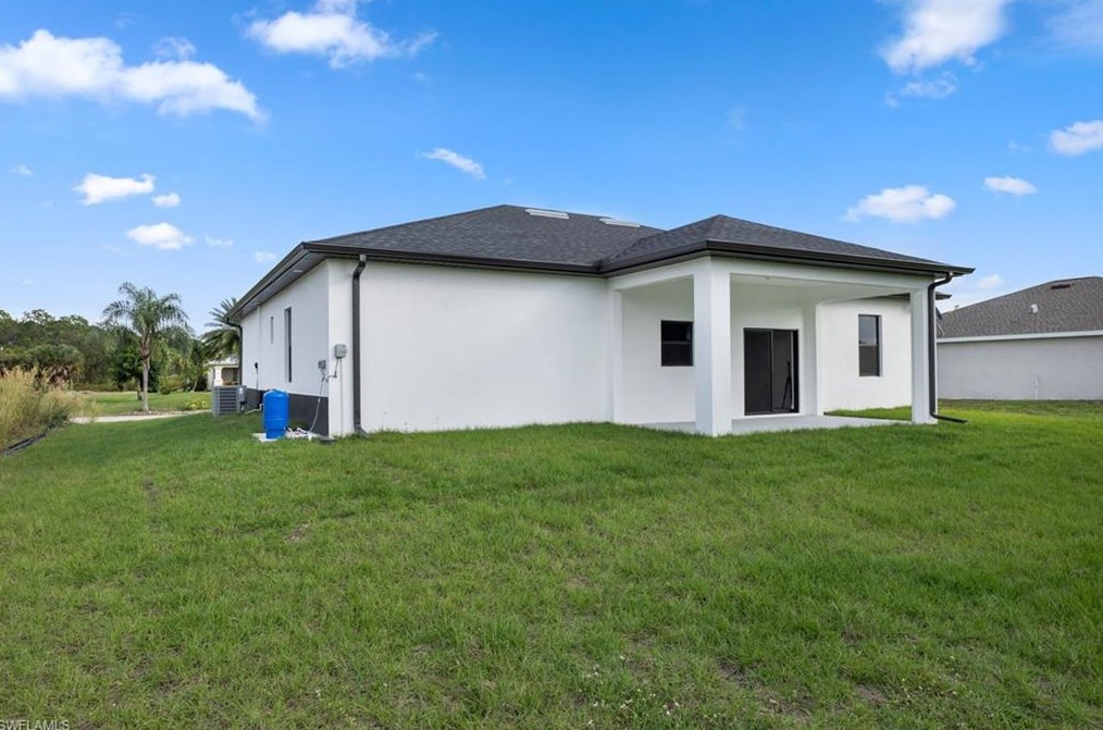 422 Progress Ave, Lehigh Acres FL 33974-0459 exterior