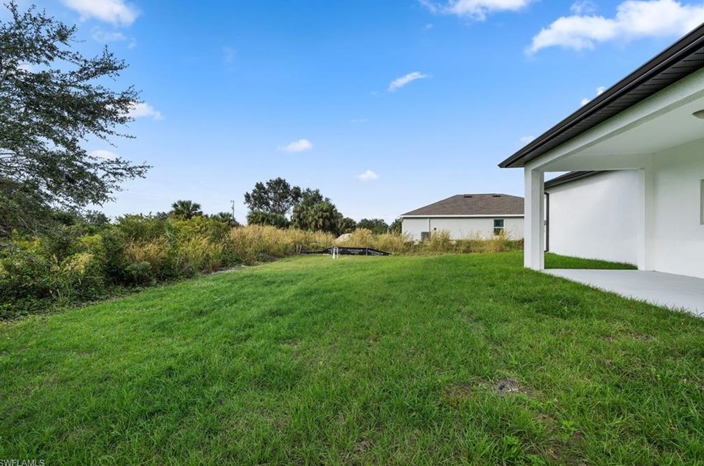 422 Progress Ave, Lehigh Acres FL 33974-0459 exterior