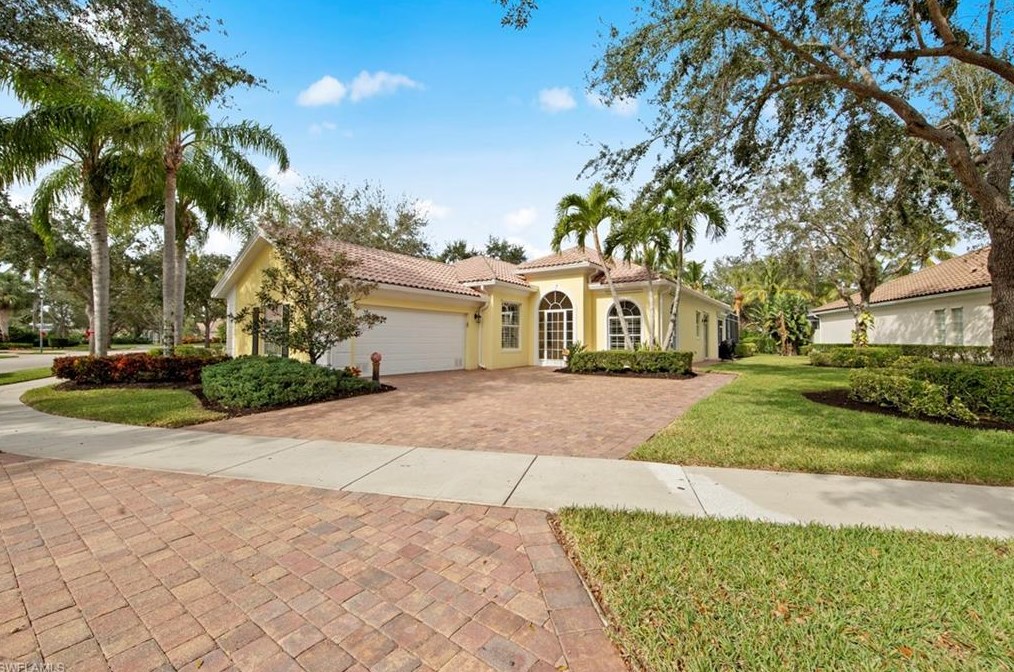 15320 Bonefish Trl, Bonita Springs, FL 34135-8394