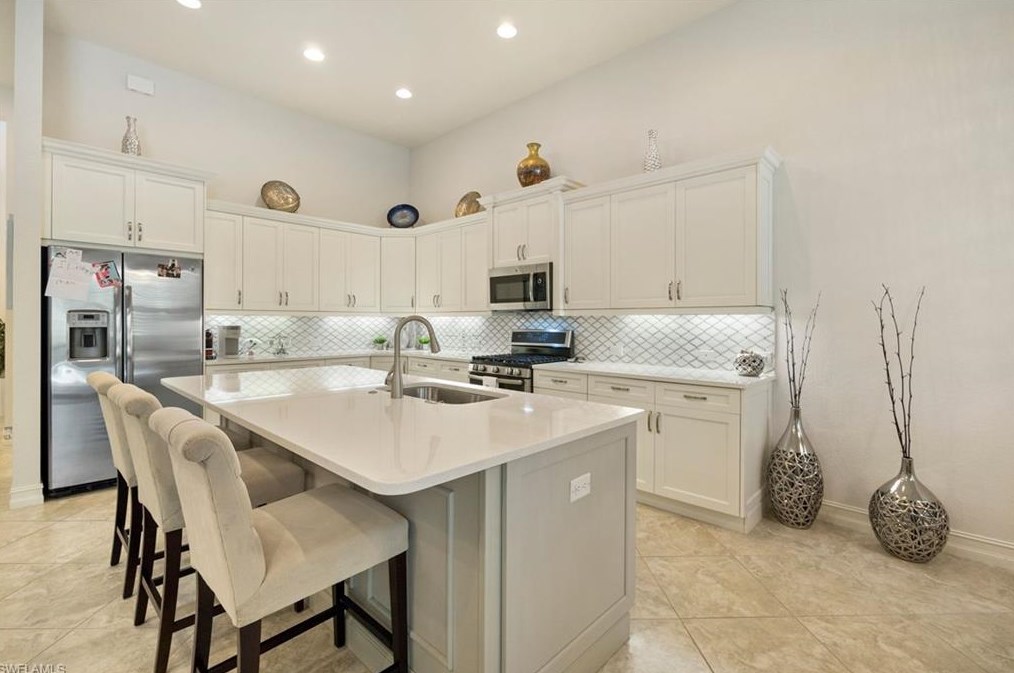6562 Amarone Ln, Naples, FL 34113
