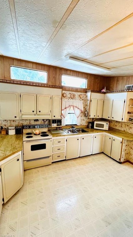 11920 Marathon Dr, Bonita Springs, FL 34135