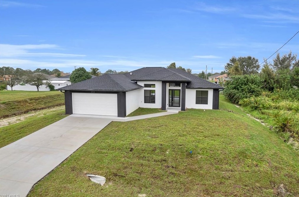 2718 30th St, Lehigh Acres, FL