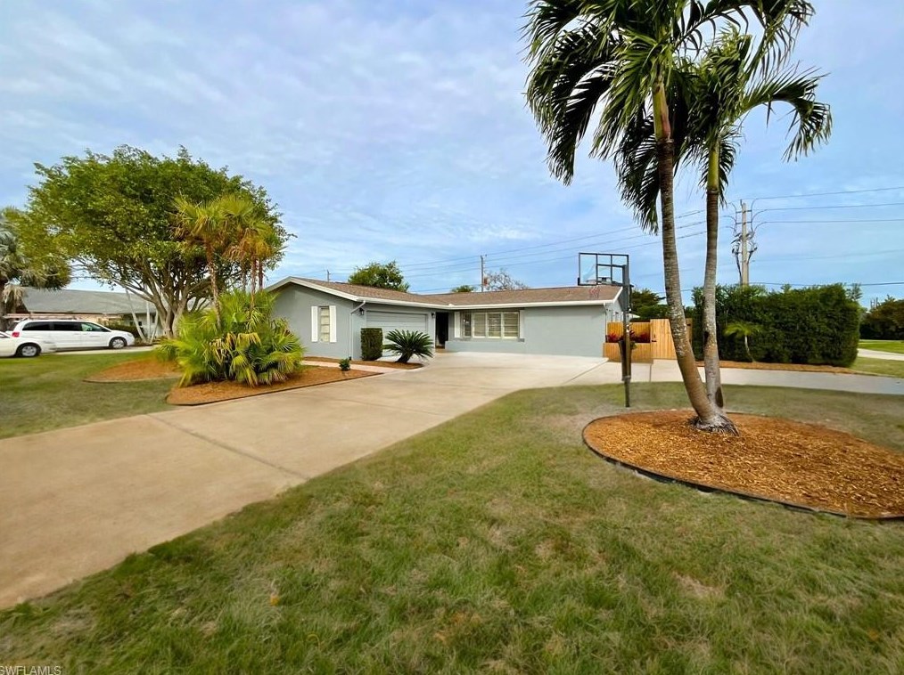 1395 Morningside Dr, Naples, FL 34103