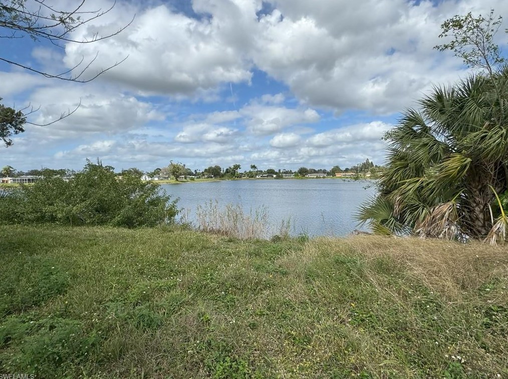 407 Bear St, Lehigh Acres, FL 33936-6757