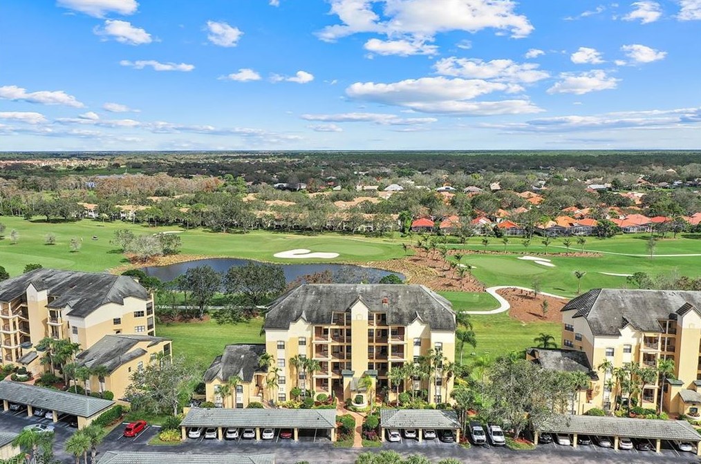 220 Vintage Cir #101, Naples, FL 34119