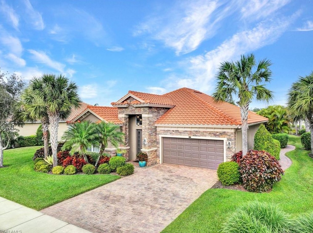 9195 Flint Ct, Naples, FL 34120