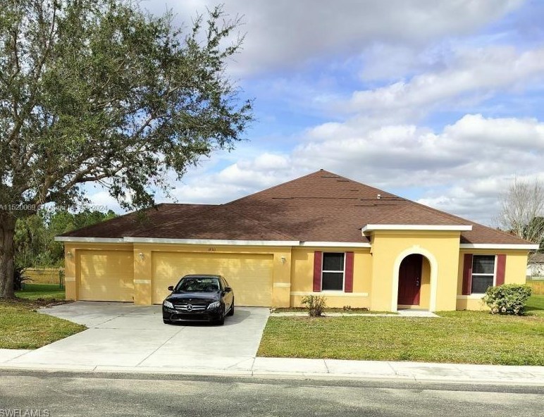 18301 Pine Nut Ct, Lehigh Acres, FL 33972-7507