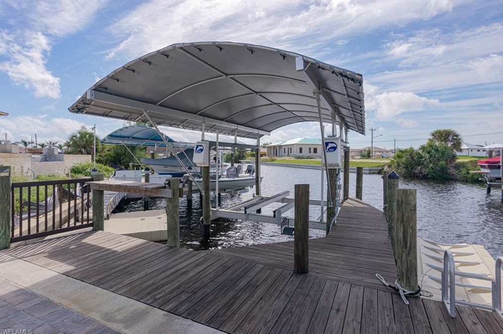 3900 Gulfstream Pkwy, Cape Coral, FL 33993-9532