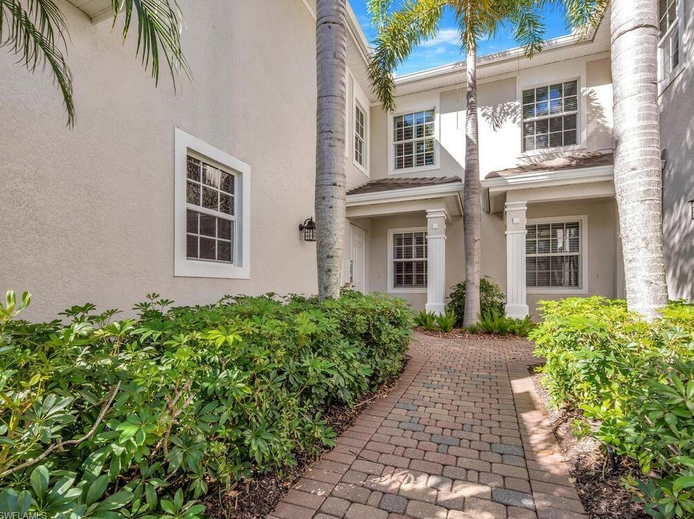 10540 Marino Pointe Dr, Fort Myers, FL 33913-8999